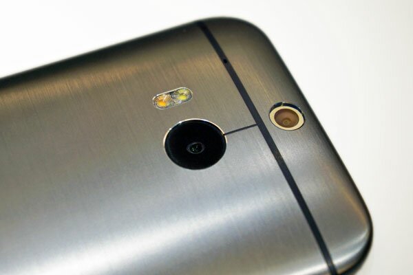 камера смартфона HTC One M8